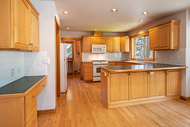 1197 NW Elliot Ct Bend OR-print-005-006-