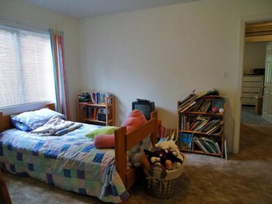 936 NE 9th St, Grants Pass, OR 97526 - photo 7