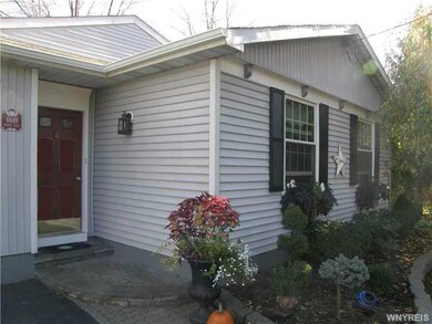 Exterior Front 6649 Burke, Hamburg, NY - exterior 