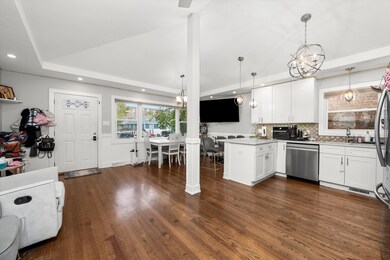 7457 W 64th St, Summit Argo, IL 60501 - photo 2