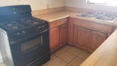 1422 10th stove