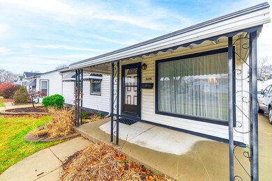 3256 S Stella Ct, Trenton, MI 48183 - photo 3