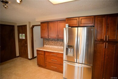 279 Selkirk Dr, North Tonawanda, NY 14120 - photo 5