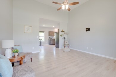 609 N Charlotte St, Dickson, TN 37055 - photo 6