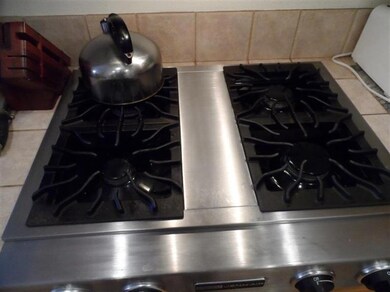 358 Meadowbrook Dr, Central Point, OR 97502 - photo 2