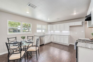 1012 Red Bud Dr, Azle, TX 76020 - photo 7