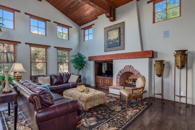 006_Living Room Views