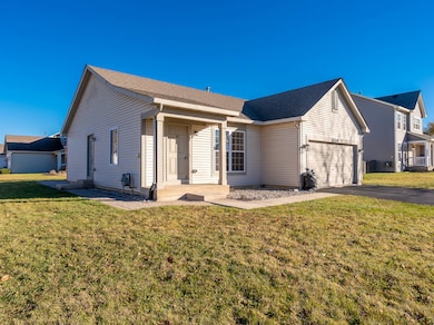 1559 Bluestem Ln, Minooka, IL 60447 - photo 2