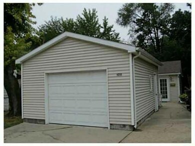 3611 Franklin Ave, Des Moines, IA 50310 - photo 2