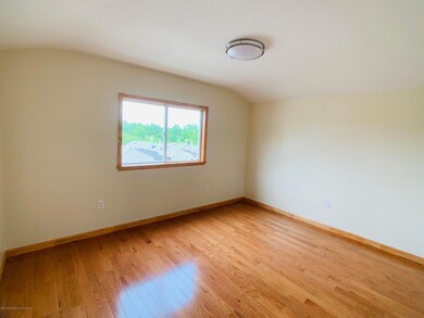 85 Simmons Ln, Staten Island, NY 10314 - photo 5