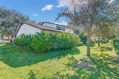 2070 Colonial Rd unit D4, Fort Pierce, FL 34950 - photo 6