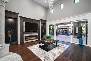 Living Room w/ Huge Door Accessing Pool