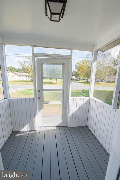 9233 Seahawk Rd, Berlin, MD 21811 - photo 4