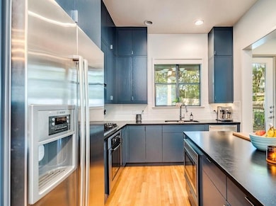 1502 Barton Hills Dr unit B, Austin, TX 78704 - photo 6