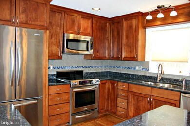 6715 Haycock Rd, Falls Church, VA 22043 - photo 3