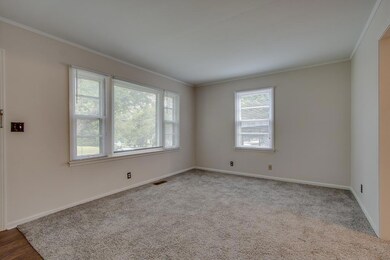 102 E Ray St, Dickson, TN 37055 - photo 4