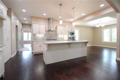 5645 Treeline Dr, Columbus, IN 47201 - photo 3