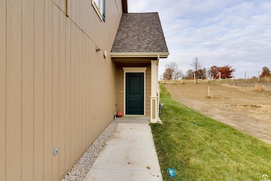 2810 Chasehire Dr, Lawrence, KS 66046 - photo 2