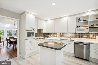 11436 Links Dr, Reston, VA 20190 - photo 6