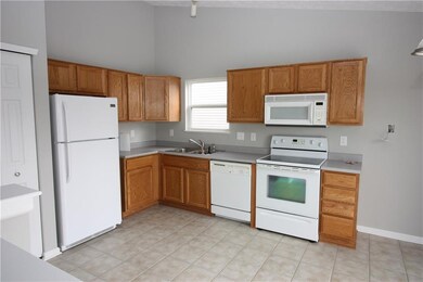 2952 Lodgepole Dr, Whiteland, IN 46184 - photo 4