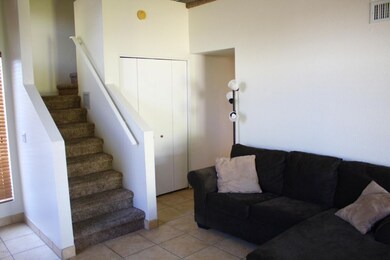 6_familyroom_IMG_1508