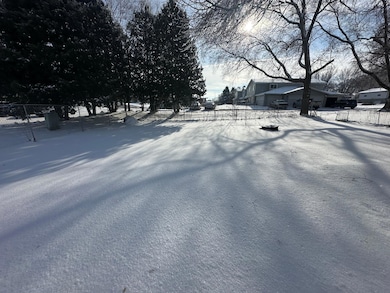 327 9 1 2 St S, Sauk Centre, MN 56378 - photo 4