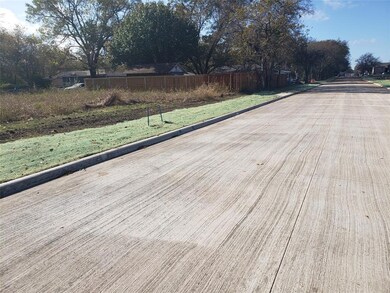 511 Phillips St, Cleburne, TX 76033 - photo 5