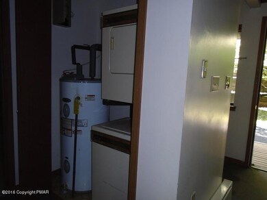 129 Meadow View Ct, Bushkill, PA 18324 - photo 7