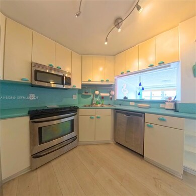 Carlton Tower unit 9E, Fort Lauderdale, FL 33304 - photo 7