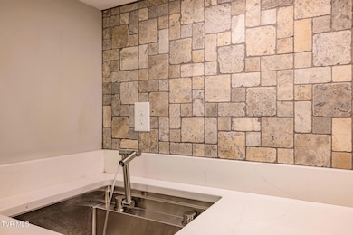 1036 Cummings St unit 1, Abingdon, VA 24211 - photo 5