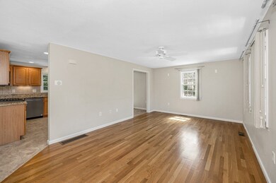 229 Long Pond Dr, Dracut, MA 01826 - photo 5