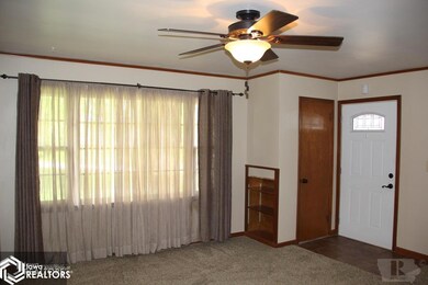 613 E 5th St S, Newton, IA 50208 - photo 7