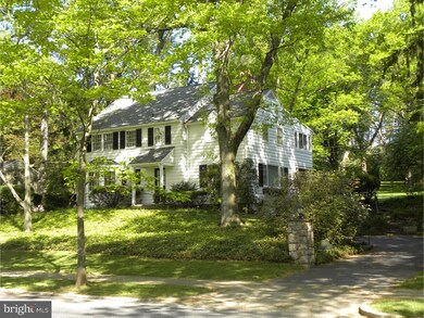 1005 Parkside Dr N, Reading, PA 19610 - photo 2