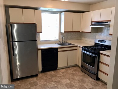 11900 Tarragon Rd unit I, Reisterstown, MD 21136 - photo 2