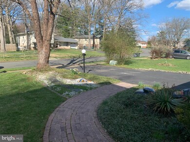 8513 Tysons Ct, Vienna, VA 22182 - photo 6