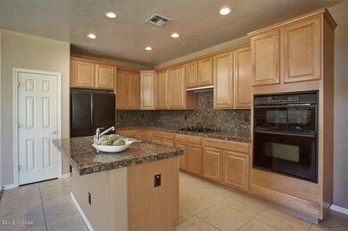 Kitchen w/ Island