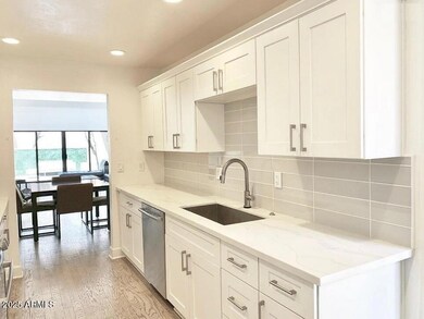 4446 E Camelback Rd unit 101, Phoenix, AZ 85018 - photo 7