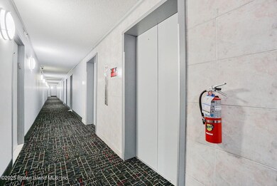 (4) ELEVATOR