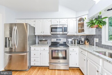 6868 Mclean Province Cir, Falls Church, VA 22043 - photo 2