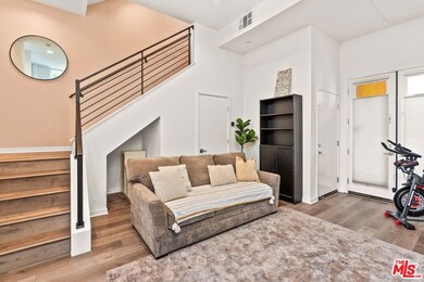 3034 1/4 N Coolidge Ave, Los Angeles, CA 90039 - photo 4