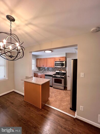 2114 Graythorn Rd, Middle River, MD 21220 - photo 3