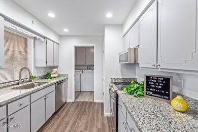 12 Crescent 4611