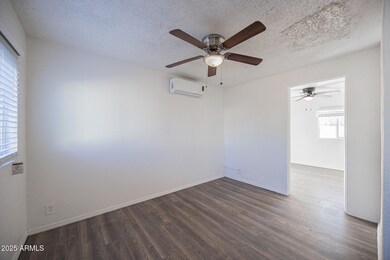 2537 E Willetta St unit 1, Phoenix, AZ 85008 - photo 7