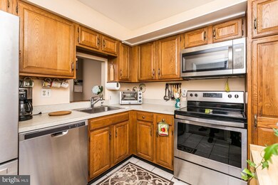 17 W Lee St, Baltimore, MD 21201 - photo 5