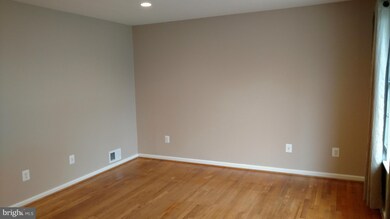 410 Marshall Rd SW, Vienna, VA 22180 - photo 5