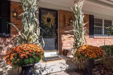 1592 Newcomer Rd, Columbus, OH 43235 - photo 5