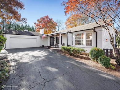 2S386 Seneca Dr, Wheaton, IL 60189 - photo 3