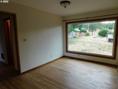 606 E 20th St, the Dalles, OR 97058 - photo 7