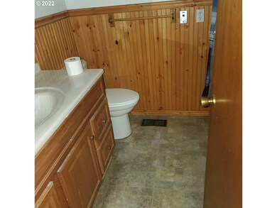 320 Barratt Blvd, Heppner, OR 97836 - photo 5