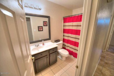 921 E Gary Dr, Chandler, AZ 85225 - photo 4